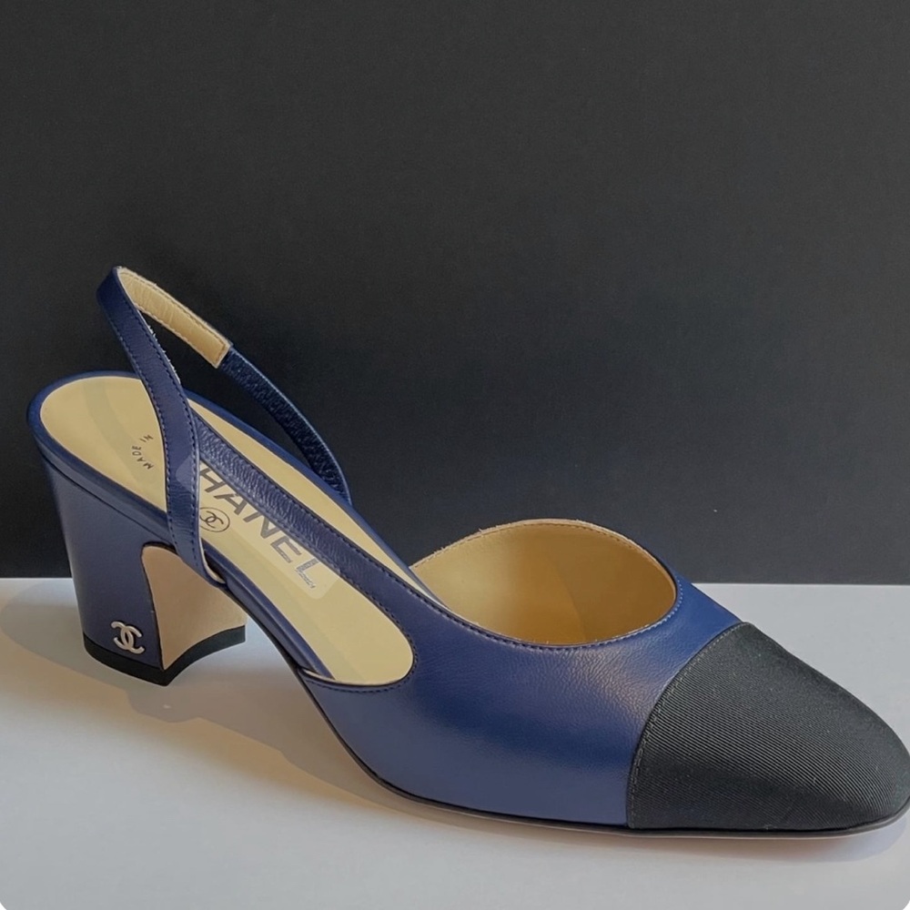 CHANEL NAVY/BLACK SLINGBACK 40.5/10.5-10 WORN ONCE